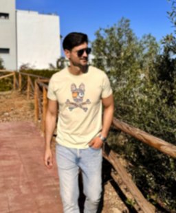FRANKIE CO HOMBRE CAMISETAS MODEL.jpg